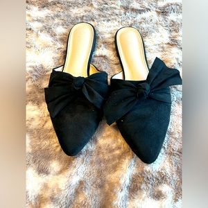 Women’s Black Pointed Mules